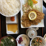 たつみ食堂 - とりから揚げ定食 880円 大盛100円