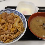 吉野家 - 牛丼アタマの大盛、半熟玉子、しじみ汁