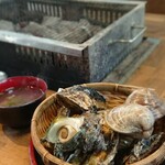Mirukugaki Toyohisamaru - おすすめよくばりセット(牡蠣めし・アワビ・赤海老・ホタテ・サザエ・大アサリ・ウインナー・牡蠣汁)