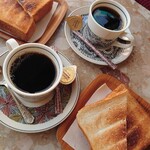 梅の木 - ブレンドコーヒー＋厚切りバタートースト