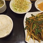 中華料理 金海閣 - ニラレバ定食