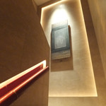 レストラン サンパウ - 重厚な階段を上ります。