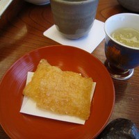 玄海 本店 - 鶏皮せんべい