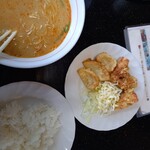 台南麺かちかち山 - 担々麺と、揚げ物プレート、ライスプレート