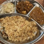 Sitara Halal Restaurant - シタラタリセット上から