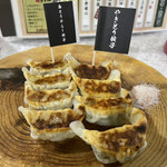 Yoichi Gyouzadaiou - 焼き鳥餃子　270円+税 島とうがらし餃子　270円+税