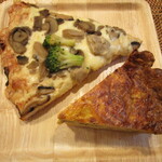 石窯パン工房 キャパトル - 秋のきのこピザ、きのこづくしのキッシュ