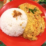 カジュアル タイ料理 カオサンカァ - クンパッポンカレー