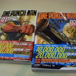 晴 - 店内のマンガは充実しすぎて、ワンパンマンまであるぞ(笑)