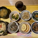 Kyousaiminomura - 湯葉丼＋お野菜いろいろなおばんざい小鉢。
