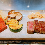 神戸ステーキハウス 和豪 - 本日の黒毛和牛と野菜焼き^ - ^そのままでも最高に美味しい\(//∇//)\