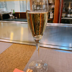神戸ステーキハウス 和豪 - 乾杯のシャンパン(^-^)