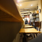 Kaoru Tsukesoba Sobana - カウンターから見た奥のテーブル席