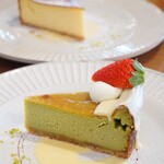 ハナツムリ - 【2021.12】抹茶とホワイトチョコのチーズケーキ(460円+税)