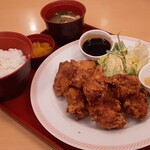 Joyfull - ヒカル考案冗談抜きで旨いおかんの唐揚げ定食（9個）