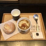 スープストックトーキョー - 朝のスープセット590円、ゴッホの玉葱のスープ