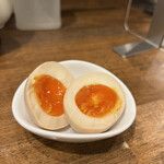 創作麺工房 鳴龍 - 味付玉子　100円