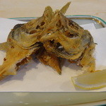 博多料亭 稚加榮 - 関鯵の頭と中骨は、唐揚げで美味しく
