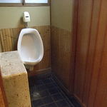 うなぎ秋本 - 扉が欲しい男子用トイレ