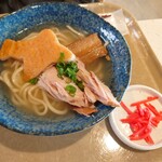 Coral port the Kitchen - かまぼこ、っていうか、練りものの天ぷらが飛行機＾＾　伊良部なまり節そば。920円。