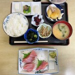 信栄食堂 - おさしみ定食