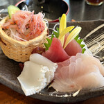 165399803 - 金目鯛煮魚と刺身膳 2310円。