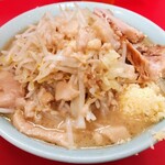 ラーメン二郎 新宿歌舞伎町店 - ラーメン（野菜、ニンニク、アブラ）