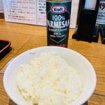 鎌ヶ谷 製麺堂てつ - 日替り限定つくば茜鶏の濃厚鶏白湯ラーメンの追い飯、チーズ
