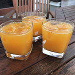 PE LONCHO - 自分で作った生搾りオレンジジュース。