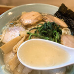 佐野ラ－メン たかの - スープからたまらんね！うちの奥さま曰く、「お湯スープ」
