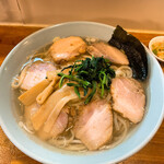 佐野ラ－メン たかの - こんもり麺にチャーシュー6枚❣️キャー❣️
