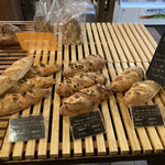 天然酵母パン オ フルニル デュ ボワ - フランスパン
