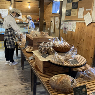 天然酵母パン オ フルニル デュ ボワ_2