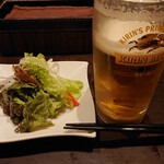 itariandainingugurattsuxe - 生ビールとサラダ