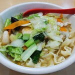 台湾料理 百味鮮 - 『 海鮮刀削麺 』 880円  （ 税別 ）