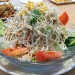 台湾料理 百味鮮 - 『 野菜サラダ 』 380円  （ 税別 ）