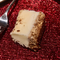 カンテサンス - 下はナッツ入りタルト生地