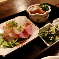 会席料理 岸由 - 若菜御膳(鰤と鯛のお刺身)