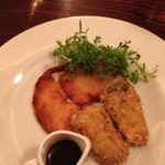 ICARO miyamoto - 特製ハムカツとカキフライ。ハムカツ部だからと特別に作っていただいた。