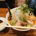 Mendokoro Kiraku - えび味噌ラーメン（並・中太麺）➕サービスライス（中）