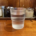 横浜家系ラーメン 三郷家 - 水。