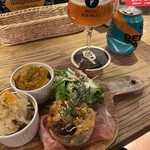 ベルギービール＆欧風料理 刻シラズ - デリ3種でも、けっこうなボリューム