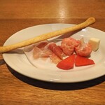 スガハラ - グリッシーニ + 生ハム + ピクルス + タレッジョチーズ