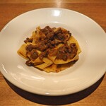 スガハラ - ローズマリー入りパッパルデッレ 猪のラグー