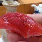 寿司割烹 魚紋 - 鮪赤身。リフト(^-^)/