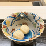 片折 - 里芋の田舎煮、鮮やかな九谷焼きの器も良き