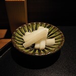 薪鳥新神戸 - 大根の甘酢漬け