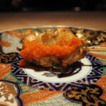 薪鳥新神戸 - 秋田県 高原比内地鶏 肩 + ハリッサ（アップ）