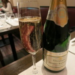 Wine Bar & Restaurant Bouteille - NV Champagne SELECTION BRUT ERNEST RAPENEAU　1500円/120mlグラス 