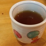 平沼 田中屋 - 出されるお茶は、蕎麦茶です